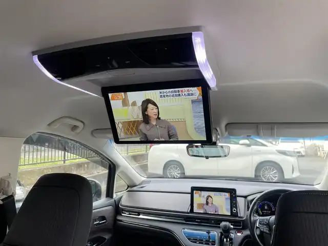 ホンダ オデッセイ ハイブリッド e:HEVアブソルート EX 埼玉県 2021(令3)年 3.9万km プラチナホワイトパール /ワンオーナー//純正10型メモリナビ//フルセグTV//全方位カメラ//フリップダウンモニター//CD/DVD/Bluetooth//両側パワースライドドア//パワーバックドア//アダプティブクルーズコントロール//ビルトインETC2.0//スマートキーx2//LEDヘッドライト/LEDフォグ//前2席パワーシート&シートヒータ//2ndシート オットマン//ハーフレザーシート//CMBS 衝突軽減ブレーキ//LKAS 車線維持支援システム//ブラインドスポットインフォメーション//W.サイド.カーテンエアバッグ//ABS/横滑り防止装置//アドバンスドルームミラー//オートライト//革巻きステアリング//プライバシーガラス//ドアバイザー//純正18インチAW//新車時保証書//取扱説明書//ナビ取説