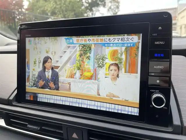 ホンダ オデッセイ ハイブリッド e:HEVアブソルート EX 埼玉県 2021(令3)年 3.9万km プラチナホワイトパール /ワンオーナー//純正10型メモリナビ//フルセグTV//全方位カメラ//フリップダウンモニター//CD/DVD/Bluetooth//両側パワースライドドア//パワーバックドア//アダプティブクルーズコントロール//ビルトインETC2.0//スマートキーx2//LEDヘッドライト/LEDフォグ//前2席パワーシート&シートヒータ//2ndシート オットマン//ハーフレザーシート//CMBS 衝突軽減ブレーキ//LKAS 車線維持支援システム//ブラインドスポットインフォメーション//W.サイド.カーテンエアバッグ//ABS/横滑り防止装置//アドバンスドルームミラー//オートライト//革巻きステアリング//プライバシーガラス//ドアバイザー//純正18インチAW//新車時保証書//取扱説明書//ナビ取説