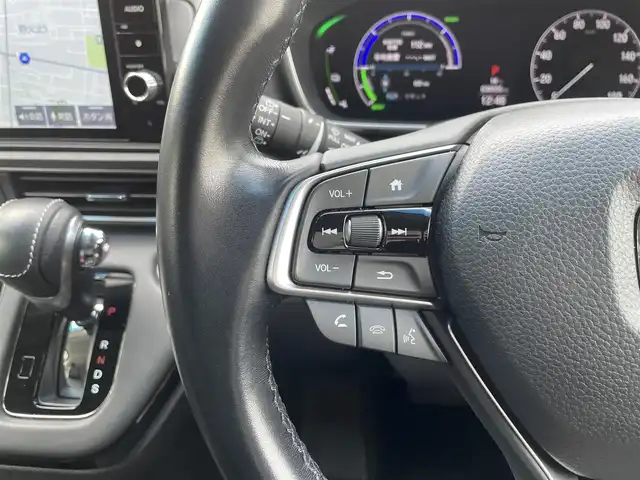 ホンダ オデッセイ ハイブリッド e:HEVアブソルート EX 埼玉県 2021(令3)年 3.9万km プラチナホワイトパール /ワンオーナー//純正10型メモリナビ//フルセグTV//全方位カメラ//フリップダウンモニター//CD/DVD/Bluetooth//両側パワースライドドア//パワーバックドア//アダプティブクルーズコントロール//ビルトインETC2.0//スマートキーx2//LEDヘッドライト/LEDフォグ//前2席パワーシート&シートヒータ//2ndシート オットマン//ハーフレザーシート//CMBS 衝突軽減ブレーキ//LKAS 車線維持支援システム//ブラインドスポットインフォメーション//W.サイド.カーテンエアバッグ//ABS/横滑り防止装置//アドバンスドルームミラー//オートライト//革巻きステアリング//プライバシーガラス//ドアバイザー//純正18インチAW//新車時保証書//取扱説明書//ナビ取説