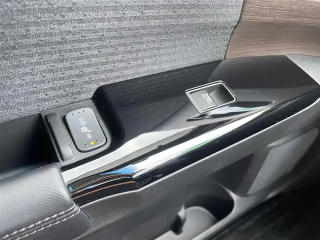 ホンダ オデッセイ ハイブリッド e:HEVアブソルート EX 埼玉県 2021(令3)年 3.9万km プラチナホワイトパール /ワンオーナー//純正10型メモリナビ//フルセグTV//全方位カメラ//フリップダウンモニター//CD/DVD/Bluetooth//両側パワースライドドア//パワーバックドア//アダプティブクルーズコントロール//ビルトインETC2.0//スマートキーx2//LEDヘッドライト/LEDフォグ//前2席パワーシート&シートヒータ//2ndシート オットマン//ハーフレザーシート//CMBS 衝突軽減ブレーキ//LKAS 車線維持支援システム//ブラインドスポットインフォメーション//W.サイド.カーテンエアバッグ//ABS/横滑り防止装置//アドバンスドルームミラー//オートライト//革巻きステアリング//プライバシーガラス//ドアバイザー//純正18インチAW//新車時保証書//取扱説明書//ナビ取説