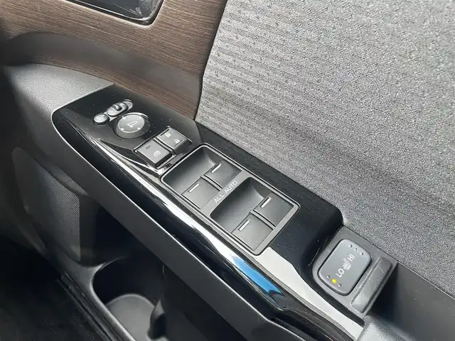 ホンダ オデッセイ ハイブリッド e:HEVアブソルート EX 埼玉県 2021(令3)年 3.9万km プラチナホワイトパール /ワンオーナー//純正10型メモリナビ//フルセグTV//全方位カメラ//フリップダウンモニター//CD/DVD/Bluetooth//両側パワースライドドア//パワーバックドア//アダプティブクルーズコントロール//ビルトインETC2.0//スマートキーx2//LEDヘッドライト/LEDフォグ//前2席パワーシート&シートヒータ//2ndシート オットマン//ハーフレザーシート//CMBS 衝突軽減ブレーキ//LKAS 車線維持支援システム//ブラインドスポットインフォメーション//W.サイド.カーテンエアバッグ//ABS/横滑り防止装置//アドバンスドルームミラー//オートライト//革巻きステアリング//プライバシーガラス//ドアバイザー//純正18インチAW//新車時保証書//取扱説明書//ナビ取説