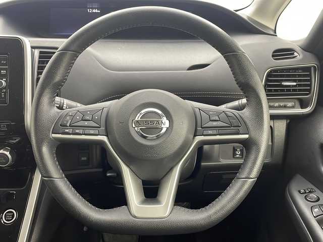 日産 セレナ 茨城県 2018(平30)年 4.8万km ブリリアントホワイトパール 2トーン 純正ナビ/・バックカメラ/・フルセグテレビ/・Bluetooth接続/クルーズコントロール/ETC/エアロパーツ/純正アルミホイール/コーナーセンサ/LEDヘッドライト/ABS/横滑り防止装置/盗難防止装置/オートライト/衝突被害軽減システム