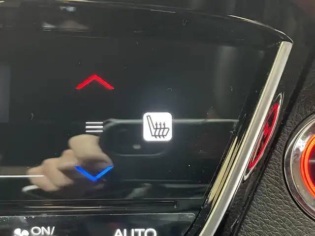 ホンダ ヴェゼル ハイブリッド モデューロ X ホンダセンシング 岩手県 2021(令3)年 3.3万km プラチナホワイトパール ワンオーナー/４WD/専用グリル・エアロバンパー/専用サスペンション/専用スポーティシート/ホンダセンシング/衝突軽減ブレーキ/路外逸脱抑制機能/アダプティブクルーズコントロール/車線維持支援機能/標識認識機能/先行車発信お知らせ機能/誤発進抑制機能/横滑り防止装置/シートヒーター/ワイパーデアイサー/純正ナビ/フルセグTV/ステアリングスイッチ/バックカメラ/ドライブレコーダー/ETC/LEDヘッドライト/LEDフォグライト/純正１７インチアルミホイール