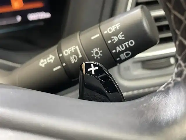 ホンダ ヴェゼル ハイブリッド モデューロ X ホンダセンシング 岩手県 2021(令3)年 3.3万km プラチナホワイトパール ワンオーナー/４WD/専用グリル・エアロバンパー/専用サスペンション/専用スポーティシート/ホンダセンシング/衝突軽減ブレーキ/路外逸脱抑制機能/アダプティブクルーズコントロール/車線維持支援機能/標識認識機能/先行車発信お知らせ機能/誤発進抑制機能/横滑り防止装置/シートヒーター/ワイパーデアイサー/純正ナビ/フルセグTV/ステアリングスイッチ/バックカメラ/ドライブレコーダー/ETC/LEDヘッドライト/LEDフォグライト/純正１７インチアルミホイール