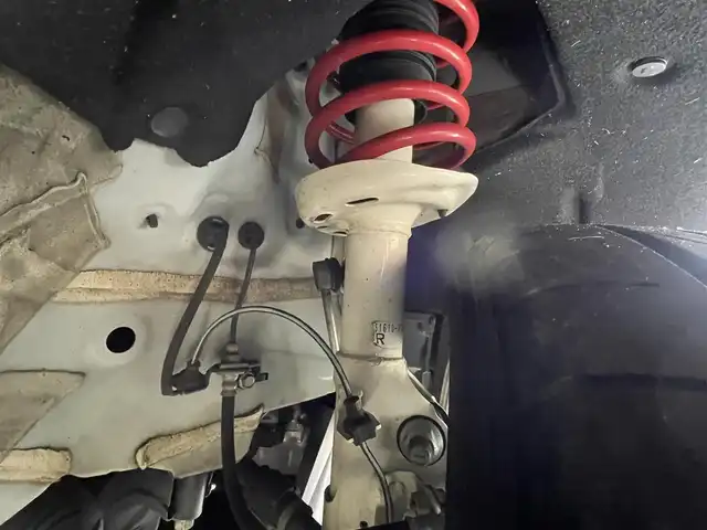 ホンダ ヴェゼル ハイブリッド モデューロ X ホンダセンシング 岩手県 2021(令3)年 3.3万km プラチナホワイトパール ワンオーナー/４WD/専用グリル・エアロバンパー/専用サスペンション/専用スポーティシート/ホンダセンシング/衝突軽減ブレーキ/路外逸脱抑制機能/アダプティブクルーズコントロール/車線維持支援機能/標識認識機能/先行車発信お知らせ機能/誤発進抑制機能/横滑り防止装置/シートヒーター/ワイパーデアイサー/純正ナビ/フルセグTV/ステアリングスイッチ/バックカメラ/ドライブレコーダー/ETC/LEDヘッドライト/LEDフォグライト/純正１７インチアルミホイール