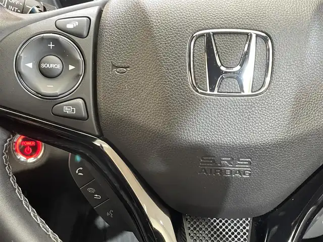 ホンダ ヴェゼル ハイブリッド モデューロ X ホンダセンシング 岩手県 2021(令3)年 3.3万km プラチナホワイトパール ワンオーナー/４WD/専用グリル・エアロバンパー/専用サスペンション/専用スポーティシート/ホンダセンシング/衝突軽減ブレーキ/路外逸脱抑制機能/アダプティブクルーズコントロール/車線維持支援機能/標識認識機能/先行車発信お知らせ機能/誤発進抑制機能/横滑り防止装置/シートヒーター/ワイパーデアイサー/純正ナビ/フルセグTV/ステアリングスイッチ/バックカメラ/ドライブレコーダー/ETC/LEDヘッドライト/LEDフォグライト/純正１７インチアルミホイール