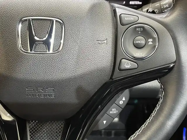 ホンダ ヴェゼル ハイブリッド モデューロ X ホンダセンシング 岩手県 2021(令3)年 3.3万km プラチナホワイトパール ワンオーナー/４WD/専用グリル・エアロバンパー/専用サスペンション/専用スポーティシート/ホンダセンシング/衝突軽減ブレーキ/路外逸脱抑制機能/アダプティブクルーズコントロール/車線維持支援機能/標識認識機能/先行車発信お知らせ機能/誤発進抑制機能/横滑り防止装置/シートヒーター/ワイパーデアイサー/純正ナビ/フルセグTV/ステアリングスイッチ/バックカメラ/ドライブレコーダー/ETC/LEDヘッドライト/LEDフォグライト/純正１７インチアルミホイール