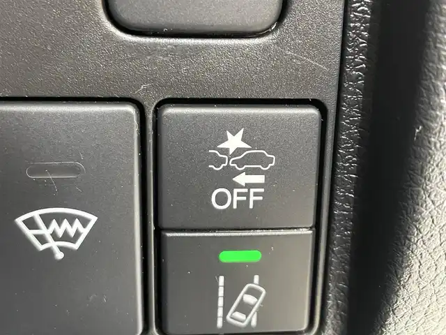 ホンダ ヴェゼル ハイブリッド モデューロ X ホンダセンシング 岩手県 2021(令3)年 3.3万km プラチナホワイトパール ワンオーナー/４WD/専用グリル・エアロバンパー/専用サスペンション/専用スポーティシート/ホンダセンシング/衝突軽減ブレーキ/路外逸脱抑制機能/アダプティブクルーズコントロール/車線維持支援機能/標識認識機能/先行車発信お知らせ機能/誤発進抑制機能/横滑り防止装置/シートヒーター/ワイパーデアイサー/純正ナビ/フルセグTV/ステアリングスイッチ/バックカメラ/ドライブレコーダー/ETC/LEDヘッドライト/LEDフォグライト/純正１７インチアルミホイール