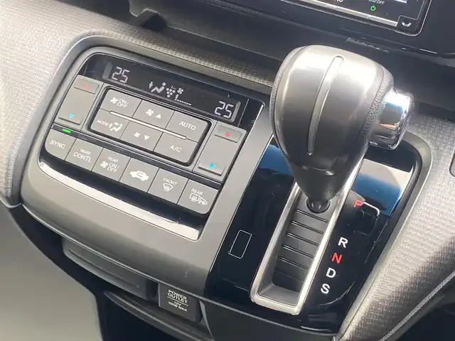 ホンダ ステップワゴン スパーダ ホンダセンシング 青森県 2019(令1)年 5.1万km プラチナホワイトパール ４WD/純正ナビ/フルセグTV/CD/DVD/BT/バックカメラ/両側パワースライドドア/ETC/後席モニター/スマートキー×２/クルーズコントロール/衝突被害軽減システム/レーンアシスト