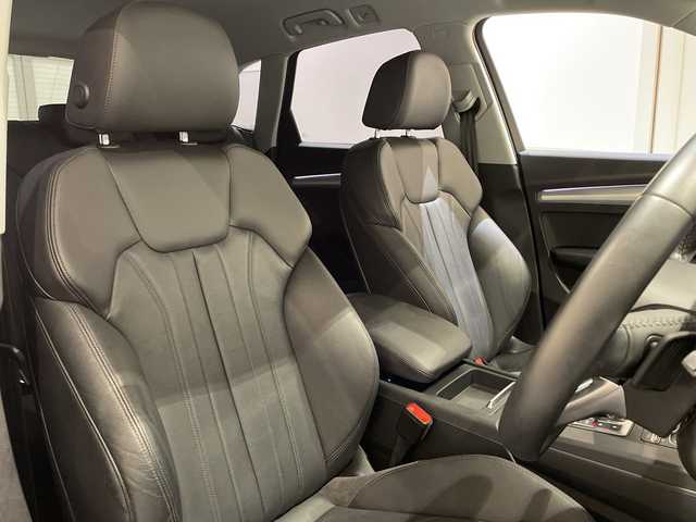 アウディ Ｑ５ ブラックエディション 新潟県 2018(平30)年 4万km グレイシアホワイトメタリック 限定250台/特別装備/・シングルフレームグリル/・フロントリップスポイラー/・エアインレット/・ウインドウモールディング/・サイドシル/・リヤディフューザー/・ブラックルーフレール/・エクステリアミラーハイグロスブラック/・マルチカラーアンビエントライティング/・20インチアルミホイール/・ブラックレザーシート/マトリクスLEDヘッドライト/バーチャルコックピット/全周囲カメラ/アウディサイドアシスト/アウディプレセンスリヤ/MMIナビゲーション/・フルセグ/CD/DVD/BT/AUX/USB/リアビューカメラ/アダプティブクルーズコントロール/パークアシスト/シートヒーター/ETC2.0