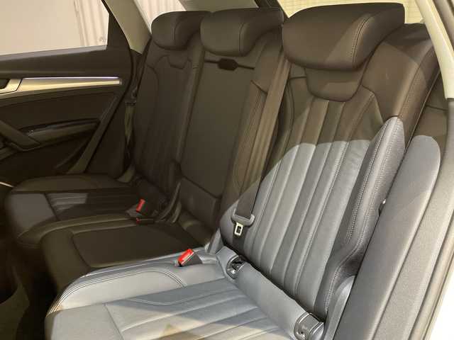 アウディ Ｑ５ ブラックエディション 新潟県 2018(平30)年 4万km グレイシアホワイトメタリック 限定250台/特別装備/・シングルフレームグリル/・フロントリップスポイラー/・エアインレット/・ウインドウモールディング/・サイドシル/・リヤディフューザー/・ブラックルーフレール/・エクステリアミラーハイグロスブラック/・マルチカラーアンビエントライティング/・20インチアルミホイール/・ブラックレザーシート/マトリクスLEDヘッドライト/バーチャルコックピット/全周囲カメラ/アウディサイドアシスト/アウディプレセンスリヤ/MMIナビゲーション/・フルセグ/CD/DVD/BT/AUX/USB/リアビューカメラ/アダプティブクルーズコントロール/パークアシスト/シートヒーター/ETC2.0