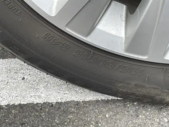 フォルクスワーゲン ポロ TSIコンフォートライン 群馬県 2016(平28)年 6.1万km ピュアホワイト 純正SDナビ/CD・DVD・SD/Bluetooth・フルセグ/バックカメラ/ビルトインETC/純正アルミホイール/純正フロアマット/レインセンサー/フォグランプ/取説・保証書/スマートキー