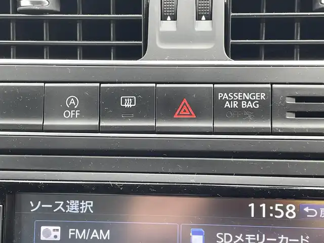 フォルクスワーゲン ポロ TSIコンフォートライン 群馬県 2016(平28)年 6.1万km ピュアホワイト 純正SDナビ/CD・DVD・SD/Bluetooth・フルセグ/バックカメラ/ビルトインETC/純正アルミホイール/純正フロアマット/レインセンサー/フォグランプ/取説・保証書/スマートキー