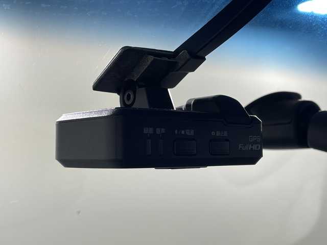 日産 エルグランド 250HWS Sジェットブラック アーバンクロム 神奈川県 2018(平30)年 7.5万km ブリリアントホワイトパール 純正9型ナビ【MM517D-L】/・BT/フルセグTV/CD/DVD/SD/BD/バックカメラ/純正フリップダウンモニター/専用レザーシート/パワーシート(D/N)/シートヒーター(D/N)/両側電動スライドドア/パワーバックドア/MTモード/ウッドコンビステアリング/ステアリングスイッチ/クルーズコントロール/Autoライト/インテリジェントキー/スペアキー/プッシュスタートボタン/LEDヘッドライト/フォグランプ/2列目サンシェード/電話格納ミラー/ウィンカーミラー/純正フロアマット/純正18インチアルミホイール/純正ドアバイザー