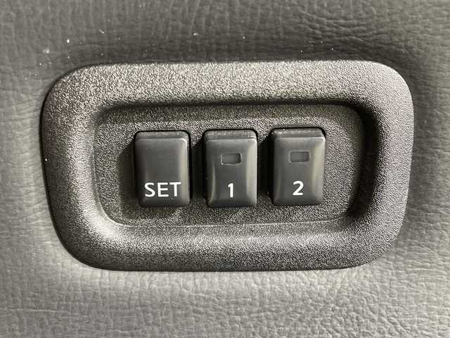 日産 エルグランド 250HWS Sジェットブラック アーバンクロム 神奈川県 2018(平30)年 7.5万km ブリリアントホワイトパール 純正9型ナビ【MM517D-L】/・BT/フルセグTV/CD/DVD/SD/BD/バックカメラ/純正フリップダウンモニター/専用レザーシート/パワーシート(D/N)/シートヒーター(D/N)/両側電動スライドドア/パワーバックドア/MTモード/ウッドコンビステアリング/ステアリングスイッチ/クルーズコントロール/Autoライト/インテリジェントキー/スペアキー/プッシュスタートボタン/LEDヘッドライト/フォグランプ/2列目サンシェード/電話格納ミラー/ウィンカーミラー/純正フロアマット/純正18インチアルミホイール/純正ドアバイザー