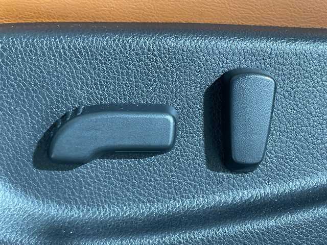 日産 エルグランド 250HWS Sジェットブラック アーバンクロム 神奈川県 2018(平30)年 7.5万km ブリリアントホワイトパール 純正9型ナビ【MM517D-L】/・BT/フルセグTV/CD/DVD/SD/BD/バックカメラ/純正フリップダウンモニター/専用レザーシート/パワーシート(D/N)/シートヒーター(D/N)/両側電動スライドドア/パワーバックドア/MTモード/ウッドコンビステアリング/ステアリングスイッチ/クルーズコントロール/Autoライト/インテリジェントキー/スペアキー/プッシュスタートボタン/LEDヘッドライト/フォグランプ/2列目サンシェード/電話格納ミラー/ウィンカーミラー/純正フロアマット/純正18インチアルミホイール/純正ドアバイザー