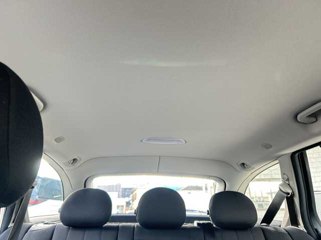 メルセデス・ベンツ Ｃ２００ コンプレッサーステーションワゴン 神奈川県 2005(平17)年 2.6万km アラバスターホワイト 社外ナビ（CD/DVD/FM/AM/MD)/バックカメラ/クルーズコントロール/ルーフレール/D席メモリシート/D/N席パワーシート/ステアリングスイッチ/電動チルト/電動格納ミラー/オートライト/純正フロアマット/純正アルミホイール/ISOFIX/トノカバー/フォグランプ/スペアキー×１/保証書/取扱説明書