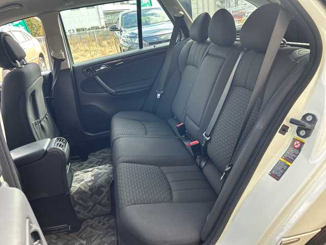 メルセデス・ベンツ Ｃ２００ コンプレッサーステーションワゴン 神奈川県 2005(平17)年 2.6万km アラバスターホワイト 社外ナビ（CD/DVD/FM/AM/MD)/バックカメラ/クルーズコントロール/ルーフレール/D席メモリシート/D/N席パワーシート/ステアリングスイッチ/電動チルト/電動格納ミラー/オートライト/純正フロアマット/純正アルミホイール/ISOFIX/トノカバー/フォグランプ/スペアキー×１/保証書/取扱説明書