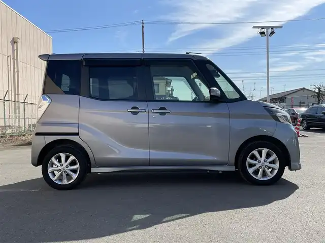 日産 デイズ ルークス ハイウェイスター Xターボ 東京都 2017(平29)年 5.4万km チタニウムグレーメタリック ・エマージェンシーブレーキー/・純正メモリーナビ/・フルセグテレビ/・Bluetooth/・アラウンドビューモニター/・片側パワースライドドア/・ETC/・ドライブレコーダー/・LEDヘッドライト/・スマートキー/・リアサンシェード