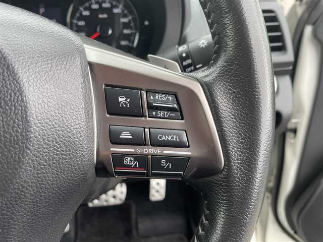 スバル フォレスター 2．0XT アイサイト 青森県 2014(平26)年 7万km サテンホワイトパール 4WD/純正ナビ/（AM/FM/CD/DVD/Bluetooth/TV）/バックモニター/ドライブレコーダー/レーダークルーズコントロール/ビルトインＥＴＣ/アイサイト/衝突被害軽減ブレーキ/レーンキープアシスト/HIDヘッドライト/フォグランプ/オートライト/プッシュスタート/スマートキー/スペアキー/ハーフレザーシート/パワーシート/前席シートヒーター/純正フロアマット/純正18インチアルミホイール/コーナーセンサー/パドルシフト/電動リアゲート