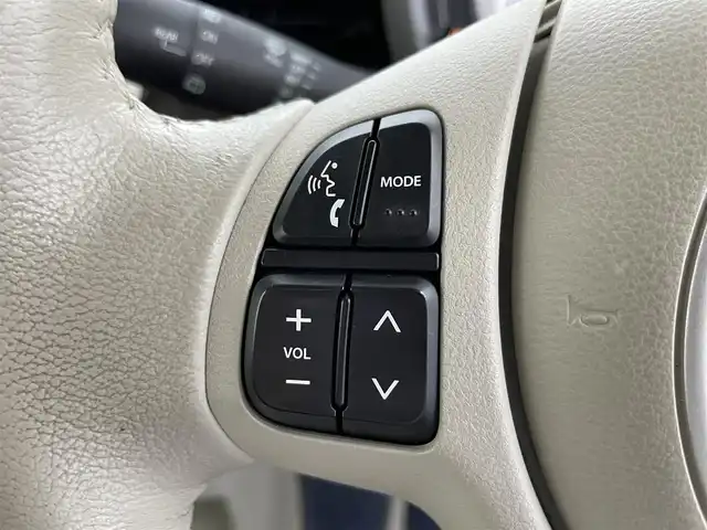スズキ ラパン モード 富山県 2020(令2)年 6.1万km フォーンベージュメタリック/ホワイト2トーンルーフ 社外８型ナビ（AM/FM/CD/DVD/USB/BT)/フルセグTV/アラウンドビューモニター/衝突被害軽減ブレーキ/クリアランスソナー/前席シートヒーター/ステアリングスイッチ/革巻きステアリング/ビルトインＥＴＣ/純正フロアマット/純正ドアバイザー/ラパン専用ホイールキャップ/シートカバー/スマートキー×２/プッシュスタート/アイドリングストップ