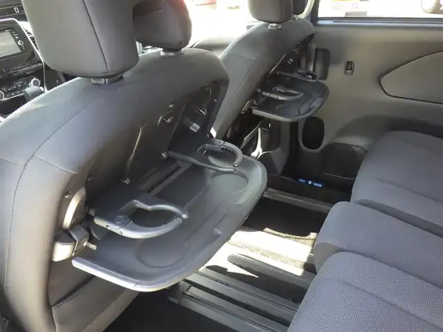 日産 セレナ X Vセレクション 千葉県 2018(平30)年 2.2万km シャイニングブルー エマージェンシーブレーキ/クルーズコントロール/アイドリングストップ/両側パワースライドドア/純正SDナビ/地デジTV/【DVD/CD再生機能】/バックカメラ/ドライブレコーダー（前後撮影）/ETC/ステアリングスイッチ/ウインカーミラー/インテリジェントキー