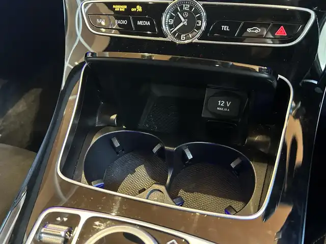 メルセデス・ベンツ Ｅ２２０ｄ アバンギャルド スポーツ 宮城県 2016(平28)年 6.5万km カバンサイトブルー AMGライン/レーダーセーフティパッケージ/COMANDシステムHDDナビゲーションシステム/フルセグTV/360°カメラシステム/ハーフレザーシート/シートヒーター/メモリ機能付きパワーシート/マルチビームLEDヘッドライト/オートライト/オートマチックハイビーム/キーレスゴー/アンビエントライト/19インチAW/ETC2.0車載器/パナメリカーナグリル/AppleCarPlay/AndroidAuto