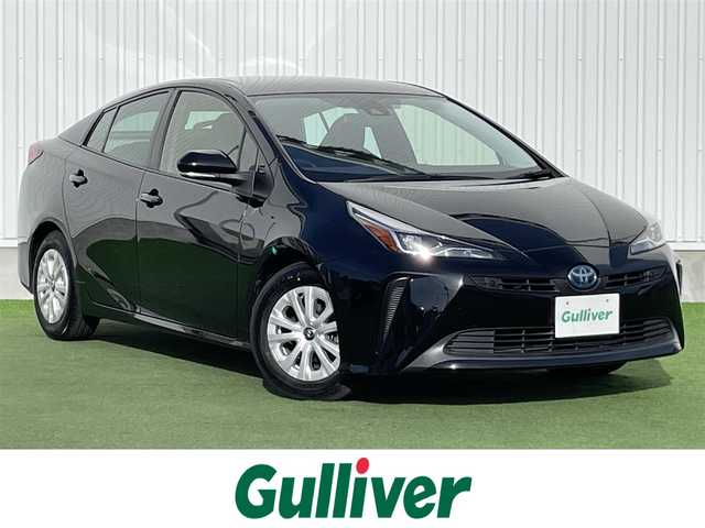 トヨタ プリウス S 香川県 2021(令3)年 5.5万km アティチュードブラックマイカ 登録時走行距離：54968km/ディーラー純正ナビ/　CD BT フルセグTV/バックカメラ/プリクラッシュセーフティシステム/レーンキープアシスト/レーダークルーズコントロール/クリアランスソナー/オートハイビーム/LEDヘッドライト/オートライト/ビルトインETC/横滑り防止装置/革巻きステアリング/ステアリングスイッチ/プッシュスタート/スマートキー