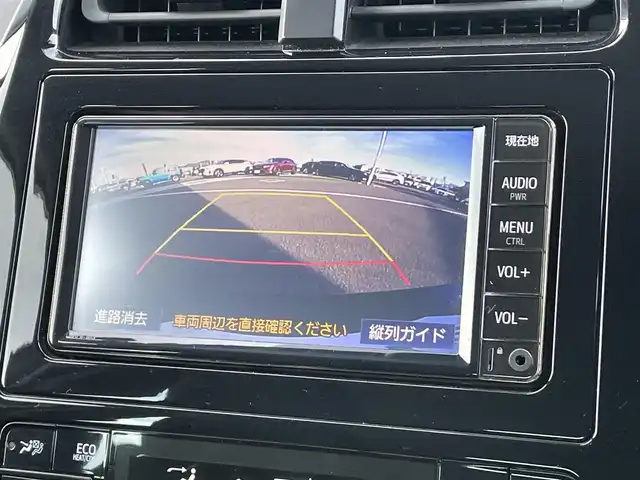 トヨタ プリウス S 香川県 2021(令3)年 5.5万km アティチュードブラックマイカ 登録時走行距離：54968km/ディーラー純正ナビ/　CD BT フルセグTV/バックカメラ/プリクラッシュセーフティシステム/レーンキープアシスト/レーダークルーズコントロール/クリアランスソナー/オートハイビーム/LEDヘッドライト/オートライト/ビルトインETC/横滑り防止装置/革巻きステアリング/ステアリングスイッチ/プッシュスタート/スマートキー