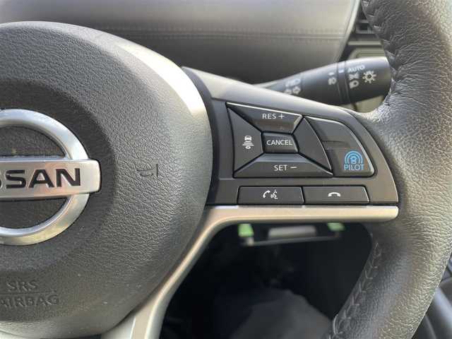 日産 セレナ e－パワー ハイウェイスター V 兵庫県 2020(令2)年 6.7万km ダイヤモンドブラック 純正7インチナビ（MJ320D-W）/フルセグTV/（BT/CD/DVD/AM/FM/USB)/全方位カメラ/プロパイロット/エマージェンシーブレーキ/レーンディパーチャーアラート/ブラインドスポットモニター/横滑り防止/オートライト/前後コーナーセンサー/フリップダウンモニター/前方ドライブレコーダー/ビルトインETC/両側パワースライド/ハンズフリーオートスライド/ステアリングリモコン/純正15インチアルミ/プッシュスタート/電格ミラー
