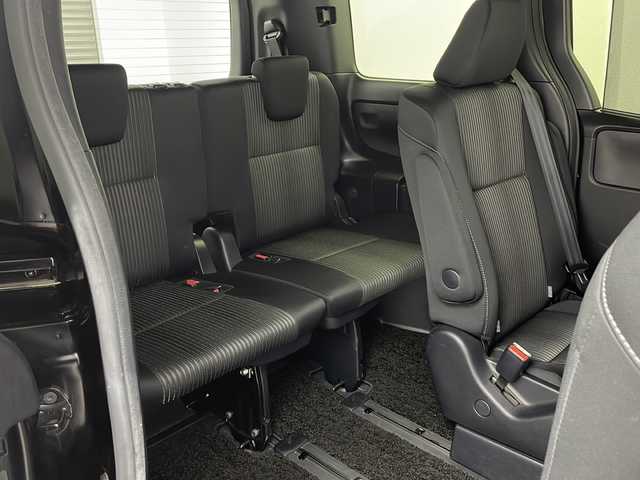 トヨタ ヴォクシー ZS 煌 三重県 2018(平30)年 4万km ブラック 禁煙車/純正SDナビ/AM/FM/CD/BT/SD/フルセグTV/バックカメラ/プリクラッシュセーフティ/両側パワースライドドア/LKA/クルーズコントロール /オートライト/オートハイビーム/LEDヘッドライト/フォグランプ/クリアランスソナー /ビルトインETC/プッシュスタート/スマートキー/ステアリングスイッチ /純正アルミホイール/純正フロアマット/純正ドアバイザー