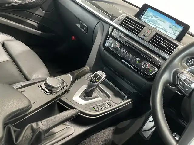 ＢＭＷ ３２０ｉ グランツーリスモ Mスポーツ 静岡県 2018(平30)年 4.6万km アルピンホワイトⅢ 純正ナビ/（CD/CDチェンジャー/AUX/USB入力端子）/Bluetooth接続/バックカメラ・サイドカメラ/ETC/クルーズコントロール/前席パワーシート/シートヒーター/ドライブレコーダー/レーンキープアシスト/レザーシート/パーキングアシスト/アイドリングストップ