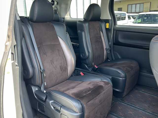 トヨタ アルファード 240S タイプゴールド 岐阜県 2013(平25)年 17.5万km ホワイトパールクリスタルシャイン 登録時176947km/純正８インチナビ/フルテレビ/オットマン/両側パワースライドドア/バックカメラ/コーナーセンサー前後/クルーズコントロール/プッシュスタート/スマートキー/スペアキー/ETC/ウィンカーミラー/フォグランプ/USB入力端子/純正フロアマット