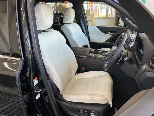 レクサス ＬＸ 600 宮城県 2024(令6)年 0.7万km グラファイトブラックガラスフレーク /ワンオーナー//モデリスタフルエアロ//リアエンターテインメントシステム//純正ナビ/フルセグTV/FM/AM/Bluetooth/USB//デジタルインナーミラー//ヘッドアップディスプレイ//クールボックス//パワーシートDN席//全席シートヒーター/ベンチレーション全席//アラウンドビューモニター//パワーバックドア//プリクラッシュセーフティ//LTA［レーントレーシングアシスト//レーダークルーズコントロール //アダプティブハイビームシステム//先行車発進告知//ドライバー異常時対応システム//RSA［ロードサインアシスト//ブラインドスポットモニター//ワイヤレス充電//純正ドライブレコーダー前後//後席サンシェード//純正アルミホイール20インチ//スマートキーx2/カードキーx1//ビルトインETC2.0//AC100V