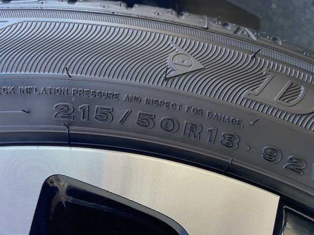 トヨタ ヤリスクロス Z 青森県 2024(令6)年 0.1万km シルバーメタリック 4WD/寒冷地仕様/ワンオーナー/純正8インチディスプレイオーディオナビ/パノラミックビューモニター/合皮コンビシート/運転席パワーシート/前席シートヒーター/セーフティセンス/プリクラッシュセーフティ/レーダークルーズコントロール/レーンディパーチャーアラート/オートマチックハイビーム/レーントレーシングアシスト/ブラインドスポットモニター/ステアリングヒーター/ワイパーデアイサー/ビルトインETC/LEDヘッドライト/純正18インチアルミ/スペアキー/保証書・取説書
