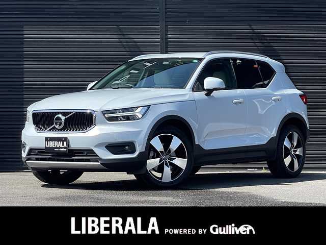 ボルボ ＸＣ４０ T4 モメンタム 山梨県 2020(令2)年 3.4万km シルバー ワンオーナー/純正HDDナビ/（AM/FM/Bluetooth/フルセグTV）/AppleCarPlay/AndroidAuto/インテリセーフ/ACC/BLIS/CTA/360°カメラ/LEDヘッドライト/半革/シートヒーター/ステアリングヒーター/純正19インチAW/ハンズフリー電動テールゲート/ETC
