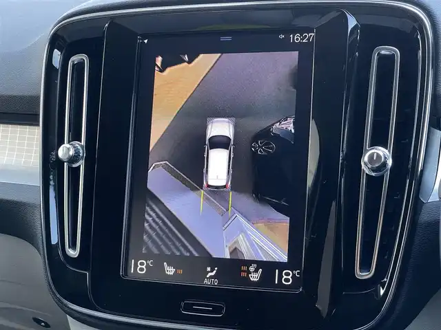 ボルボ ＸＣ４０ T4 モメンタム 山梨県 2020(令2)年 3.4万km シルバー ワンオーナー/純正HDDナビ/（AM/FM/Bluetooth/フルセグTV）/AppleCarPlay/AndroidAuto/インテリセーフ/ACC/BLIS/CTA/360°カメラ/LEDヘッドライト/半革/シートヒーター/ステアリングヒーター/純正19インチAW/ハンズフリー電動テールゲート/ETC