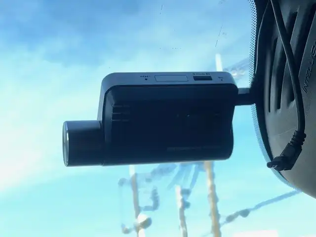 ボルボ ＸＣ４０ T4 モメンタム 山梨県 2020(令2)年 3.4万km シルバー ワンオーナー/純正HDDナビ/（AM/FM/Bluetooth/フルセグTV）/AppleCarPlay/AndroidAuto/インテリセーフ/ACC/BLIS/CTA/360°カメラ/LEDヘッドライト/半革/シートヒーター/ステアリングヒーター/純正19インチAW/ハンズフリー電動テールゲート/ETC