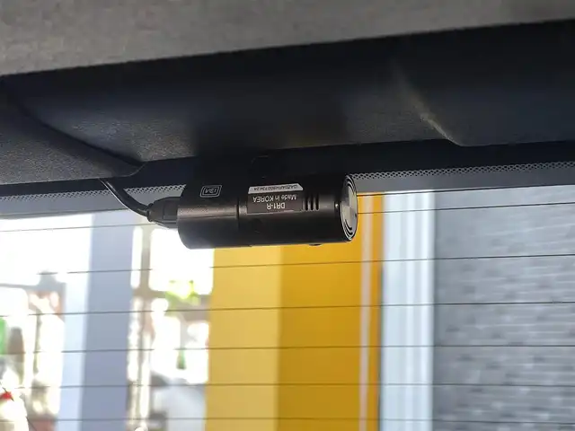 ボルボ ＸＣ４０ T4 モメンタム 山梨県 2020(令2)年 3.4万km シルバー ワンオーナー/純正HDDナビ/（AM/FM/Bluetooth/フルセグTV）/AppleCarPlay/AndroidAuto/インテリセーフ/ACC/BLIS/CTA/360°カメラ/LEDヘッドライト/半革/シートヒーター/ステアリングヒーター/純正19インチAW/ハンズフリー電動テールゲート/ETC