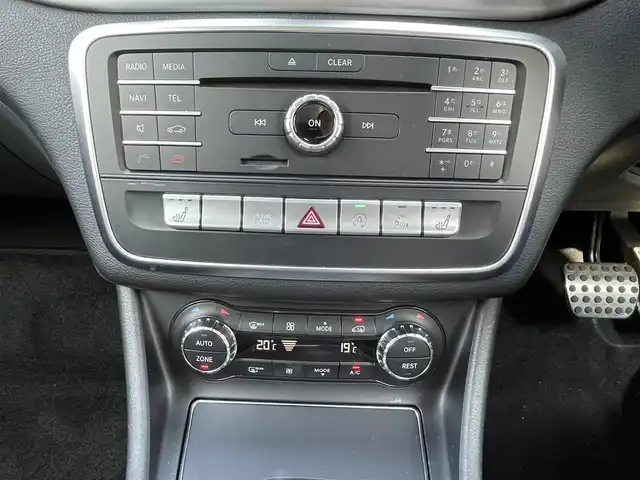 メルセデス・ベンツ ＣＬＡ１８０ AMG スタイル 香川県 2019(平31)年 5.9万km ポーラホワイト ワンオーナー/アイドリングストップ/ACC/純正ナビ/バックカメラ/フルセグTV/ハーフレザー/シートヒーター/パワーシート/サンルーフ/純正18インチアルミ/LEDヘッドライト/ハーマンカードン
