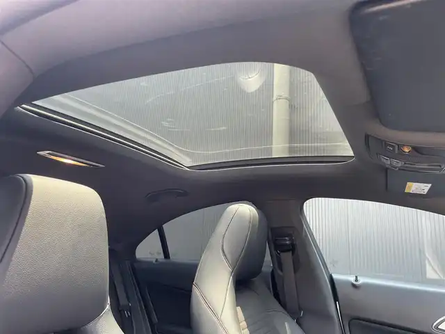 メルセデス・ベンツ ＣＬＡ１８０ AMG スタイル 香川県 2019(平31)年 5.9万km ポーラホワイト ワンオーナー/アイドリングストップ/ACC/純正ナビ/バックカメラ/フルセグTV/ハーフレザー/シートヒーター/パワーシート/サンルーフ/純正18インチアルミ/LEDヘッドライト/ハーマンカードン