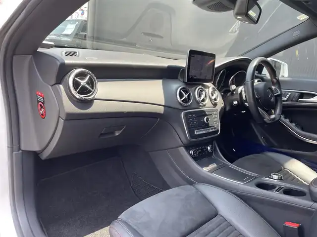 メルセデス・ベンツ ＣＬＡ１８０ AMG スタイル 香川県 2019(平31)年 5.9万km ポーラホワイト ワンオーナー/アイドリングストップ/ACC/純正ナビ/バックカメラ/フルセグTV/ハーフレザー/シートヒーター/パワーシート/サンルーフ/純正18インチアルミ/LEDヘッドライト/ハーマンカードン