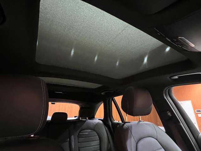 メルセデス・ベンツ ＧＬＣ２２０ d 4マチックスポーツ 本革 千葉県 2019(平31)年 5万km 紺 パノラマＳＲ　/純正ナビ　/３６０°カメラ　/ＡＣＣ　/ヘッドアップディスプレイ　/シートヒーター　/パワーシート　/ＬＥＤヘッドライト　/オートライト　/電動リアゲート　/ドライブレコーダー　/純正１９インチＡＷ