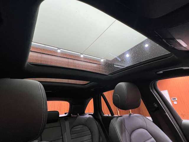 メルセデス・ベンツ ＧＬＣ２２０ d 4マチックスポーツ 本革 千葉県 2019(平31)年 5万km 紺 パノラマＳＲ　/純正ナビ　/３６０°カメラ　/ＡＣＣ　/ヘッドアップディスプレイ　/シートヒーター　/パワーシート　/ＬＥＤヘッドライト　/オートライト　/電動リアゲート　/ドライブレコーダー　/純正１９インチＡＷ