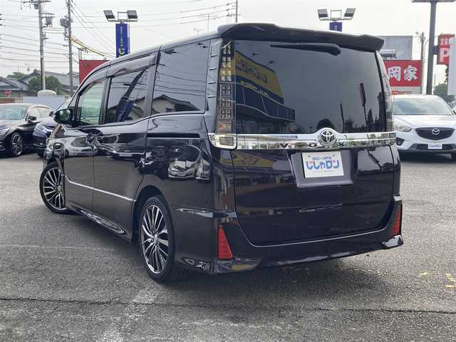 トヨタ ヴォクシー ZS 静岡県 2014(平26)年 13.4万km ボルドーマイカメタリック (株)IDOMが運営する【じしゃロン焼津店】の自社ローン専用車両になります。こちらは現金またはオートローンご利用時の価格です。自社ローンご希望の方は別途その旨お申付け下さい /社外ＳＤナビ/(フルセグＴＶ/Ｂｌｕｅｔｏｏｔｈ接続/ＣＤ/ＤＶＤ)/後席モニター/片側パワースライドドア/バックカメラ/ＥＴＣ/プッシュスタート＆スマートキー/ＬＥＤヘッドライト/オートライト