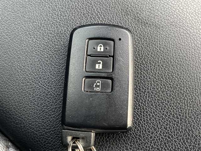 トヨタ ヴォクシー ZS 静岡県 2014(平26)年 13.4万km ボルドーマイカメタリック (株)IDOMが運営する【じしゃロン焼津店】の自社ローン専用車両になります。こちらは現金またはオートローンご利用時の価格です。自社ローンご希望の方は別途その旨お申付け下さい /社外ＳＤナビ/(フルセグＴＶ/Ｂｌｕｅｔｏｏｔｈ接続/ＣＤ/ＤＶＤ)/後席モニター/片側パワースライドドア/バックカメラ/ＥＴＣ/プッシュスタート＆スマートキー/ＬＥＤヘッドライト/オートライト