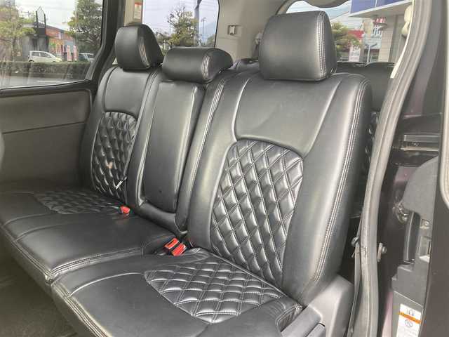 トヨタ ヴォクシー ZS 静岡県 2014(平26)年 13.4万km ボルドーマイカメタリック (株)IDOMが運営する【じしゃロン焼津店】の自社ローン専用車両になります。こちらは現金またはオートローンご利用時の価格です。自社ローンご希望の方は別途その旨お申付け下さい /社外ＳＤナビ/(フルセグＴＶ/Ｂｌｕｅｔｏｏｔｈ接続/ＣＤ/ＤＶＤ)/後席モニター/片側パワースライドドア/バックカメラ/ＥＴＣ/プッシュスタート＆スマートキー/ＬＥＤヘッドライト/オートライト