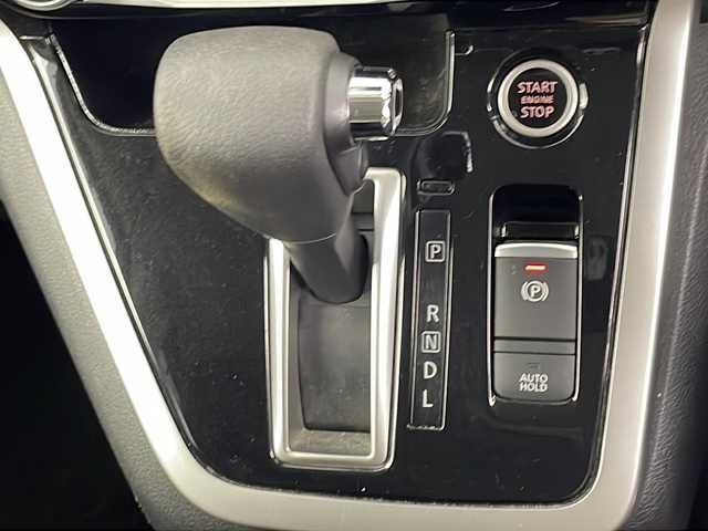 日産 セレナ ハイウェイスター プロパイロットED 埼玉県 2017(平29)年 3.9万km ブリリアントホワイトパール 純正ナビ（ＳＤ・ＦＭ・ＡＭ・ＴＶ・Bluetooth・CD・DVD）/ビルトインＥＴＣ/バックカメラ/クルーズコントロール/プロパイロット/両側パワースライドドア/横滑り防止装置/盗難防止装置/衝突軽減ブレーキ/コーナーセンサー/純正アルミホイール/純正フロアマット/純正ドアバイザー/プッシュスタート/LEDヘッドライト/フロントフォグ/ウィンカーミラー/革巻きハンドル/スマートキー