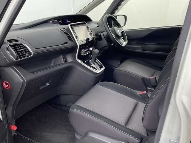 日産 セレナ ハイウェイスター プロパイロットED 埼玉県 2017(平29)年 3.9万km ブリリアントホワイトパール 純正ナビ（ＳＤ・ＦＭ・ＡＭ・ＴＶ・Bluetooth・CD・DVD）/ビルトインＥＴＣ/バックカメラ/クルーズコントロール/プロパイロット/両側パワースライドドア/横滑り防止装置/盗難防止装置/衝突軽減ブレーキ/コーナーセンサー/純正アルミホイール/純正フロアマット/純正ドアバイザー/プッシュスタート/LEDヘッドライト/フロントフォグ/ウィンカーミラー/革巻きハンドル/スマートキー