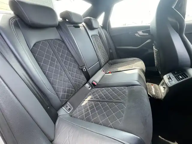 アウディ アウディ Ｓ４ 栃木県 2021(令3)年 3.4万km クワンタムグレー パークアシストパッケージ/・パークアシスト /・サラウンドビューカメラ/マトリクスLEDヘッドライト/バーチャルコックピット/アドバンストキー /パーキングエイド /アダプティブクルーズコントロール/パドルシフト/ハーフレザー /前席パワーシート /前席シートヒーター /前席マッサージシート/Audiアクティブレーンアシスト/Audiサイドアシスト /Audiプレセンス/トラフィックジャムアシスト/アンビエントライト /ドライブレコーダー前後